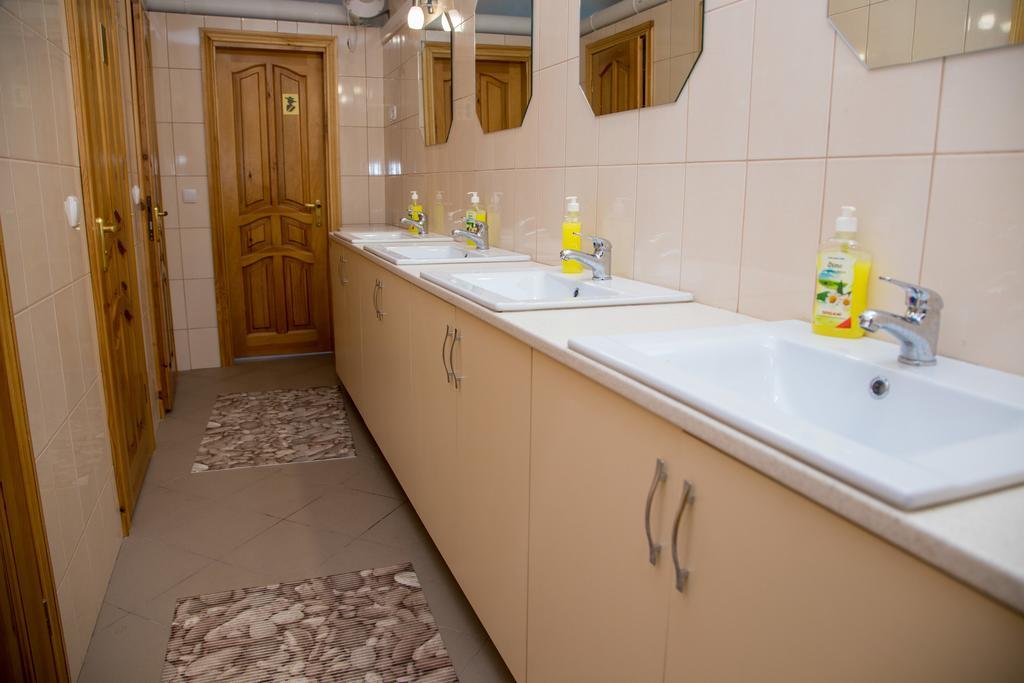 Lions Heart Hostel Lviv Exterior photo